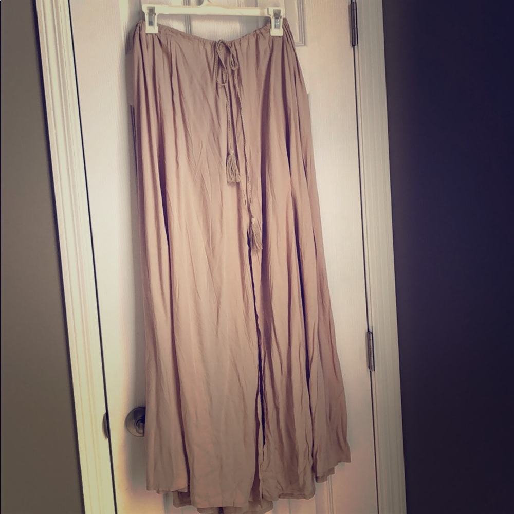 Beige/nude high waisted HelloMolly skirt NWT